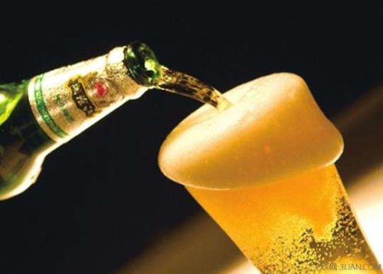 夏季喝啤酒的10个禁忌 夏季吃螃蟹可以喝啤酒吗