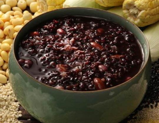 红豆薏米黑豆粥有什么养生作用？