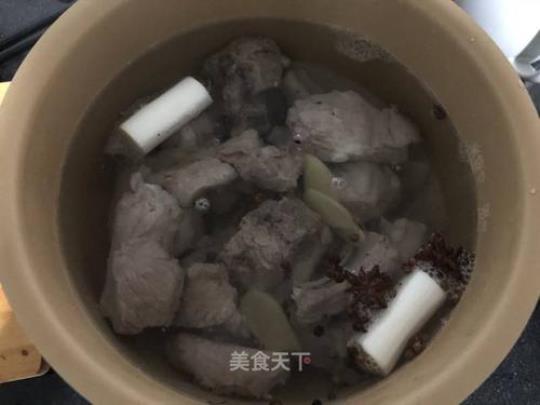 电饭锅怎么用来熬骨头汤？