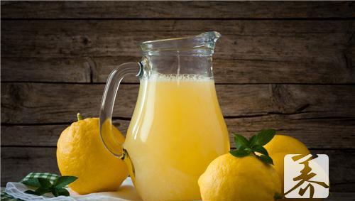 蜂蜜柠檬水 蜂蜜柠檬水的功效与作用和做法
