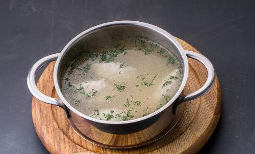 自制高汤安全健康又美味 家常高汤的熬制方法