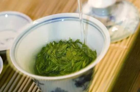茶中佳品明前茶的独特优点 喝明前茶的注意事项