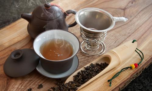 秋天养生适合的茶饮 从养生茶的原料分析养生功效