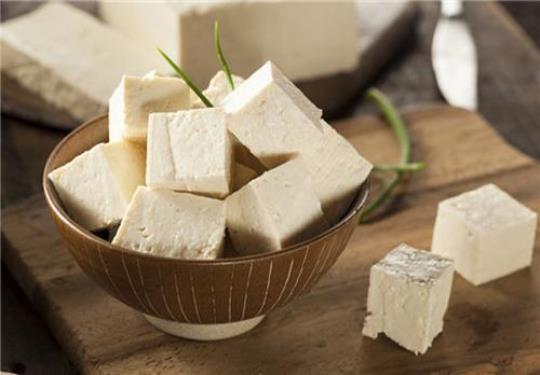 豆腐搭配什么最营养？加蛋黄钙补得更多