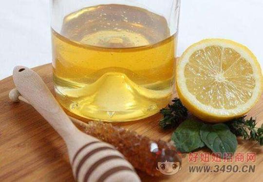 柠檬加蜂蜜水的功效有什么