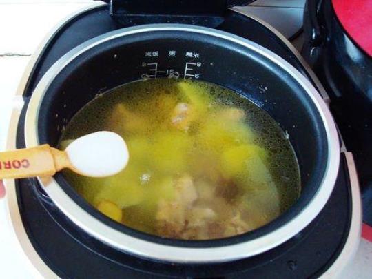 电饭煲炖汤做法？