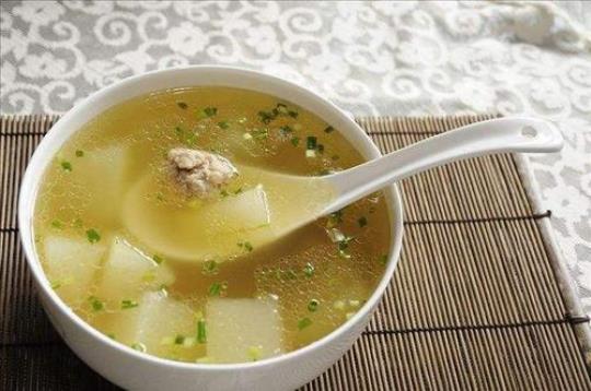 喝汤讲究多 4个喝汤误区易损健康！